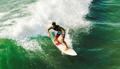全国羽毛球锦标赛圆满落幕，新锐选手表现抢眼