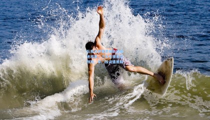 队报点评赛季初新援低迷现象，三大引援未达预期，豪门投资遭质疑